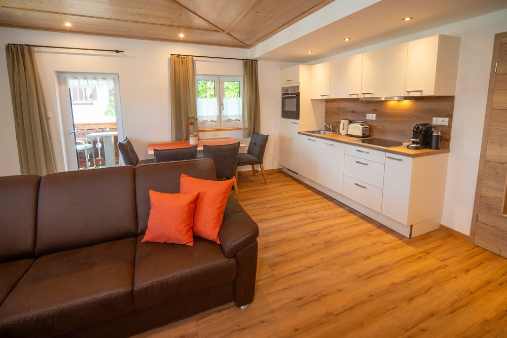 Ferienwohnung Hüttenschnauzer, Immer schön, Allgäu Wohn- Essküche der Ferienwohnung Hüttenschnauzer