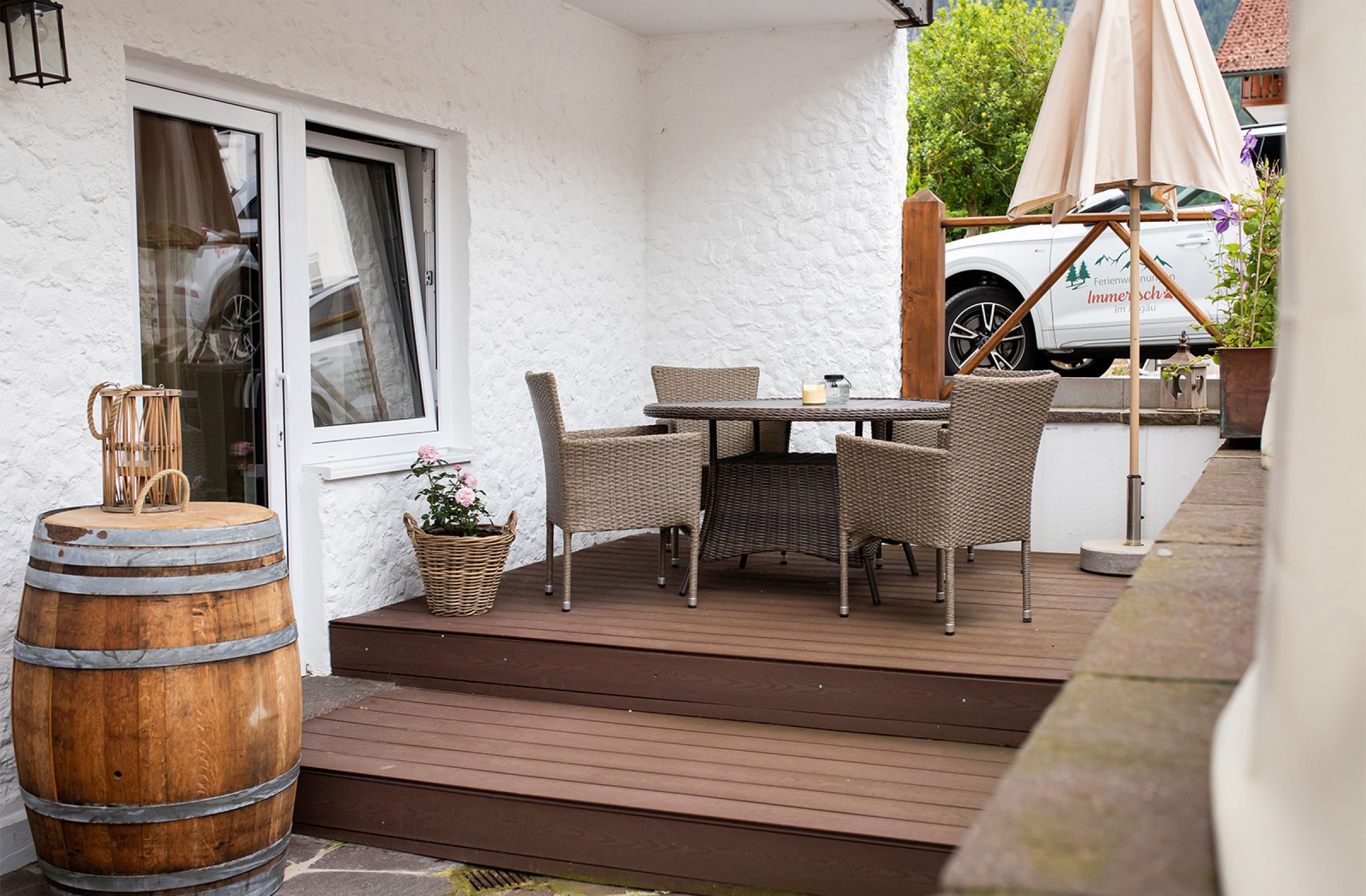 Terrasse mit Sitzgelegenheit der Ferienwohnung Pudelwohl