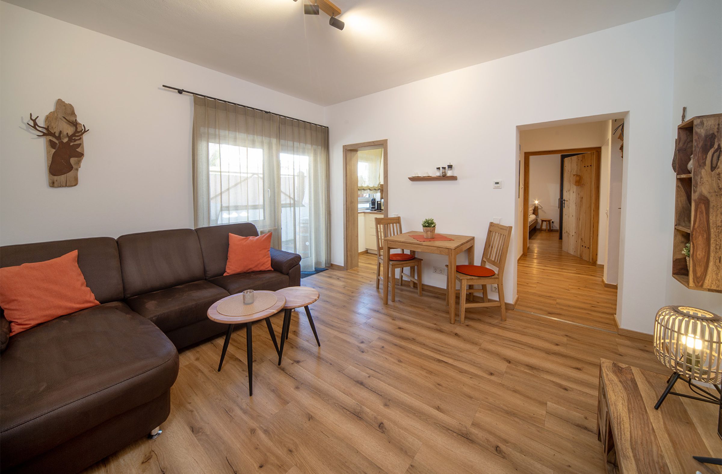 Wohn- Essbereich der Ferienwohnung Pudelwohl