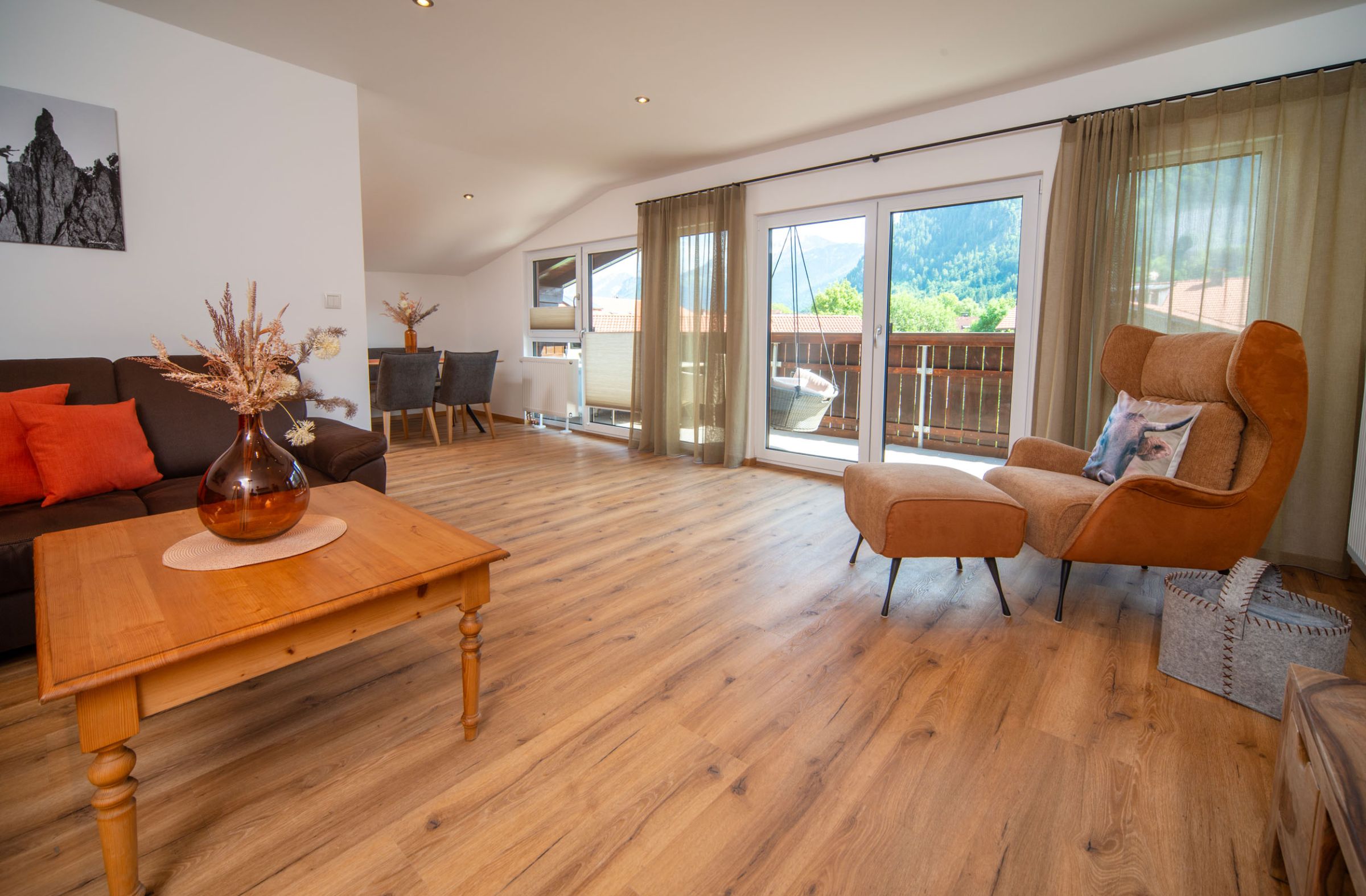 Ferienwohnung Bergnasennen, Immer schön, Pfronten Wohnzimmer der Ferienwohnung Bergnasennen