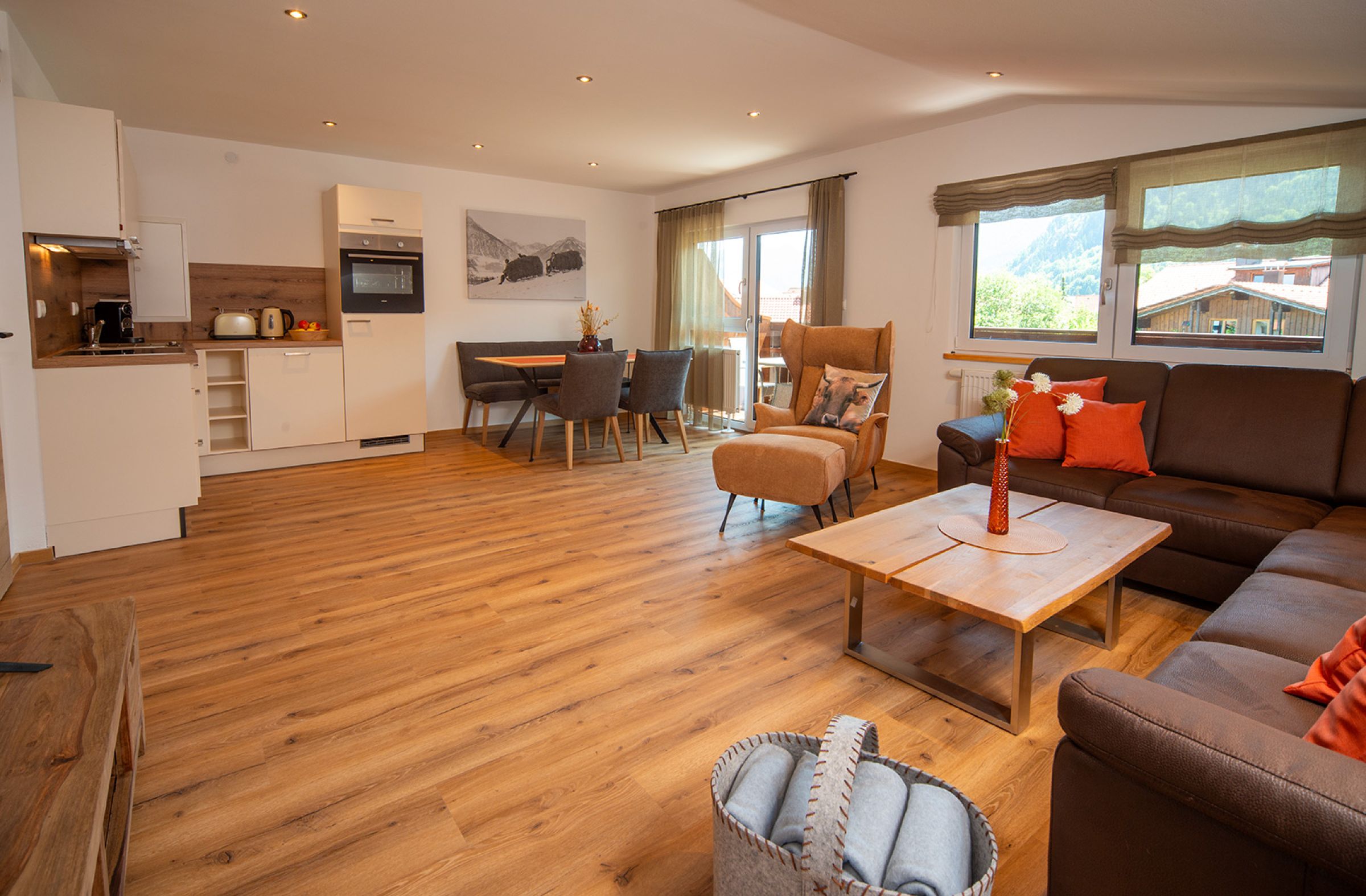 Ferienwohnung Almdoodle, Immer schön, Pfronten Wohn- und Essküche der Ferienwohnung Almdoodle