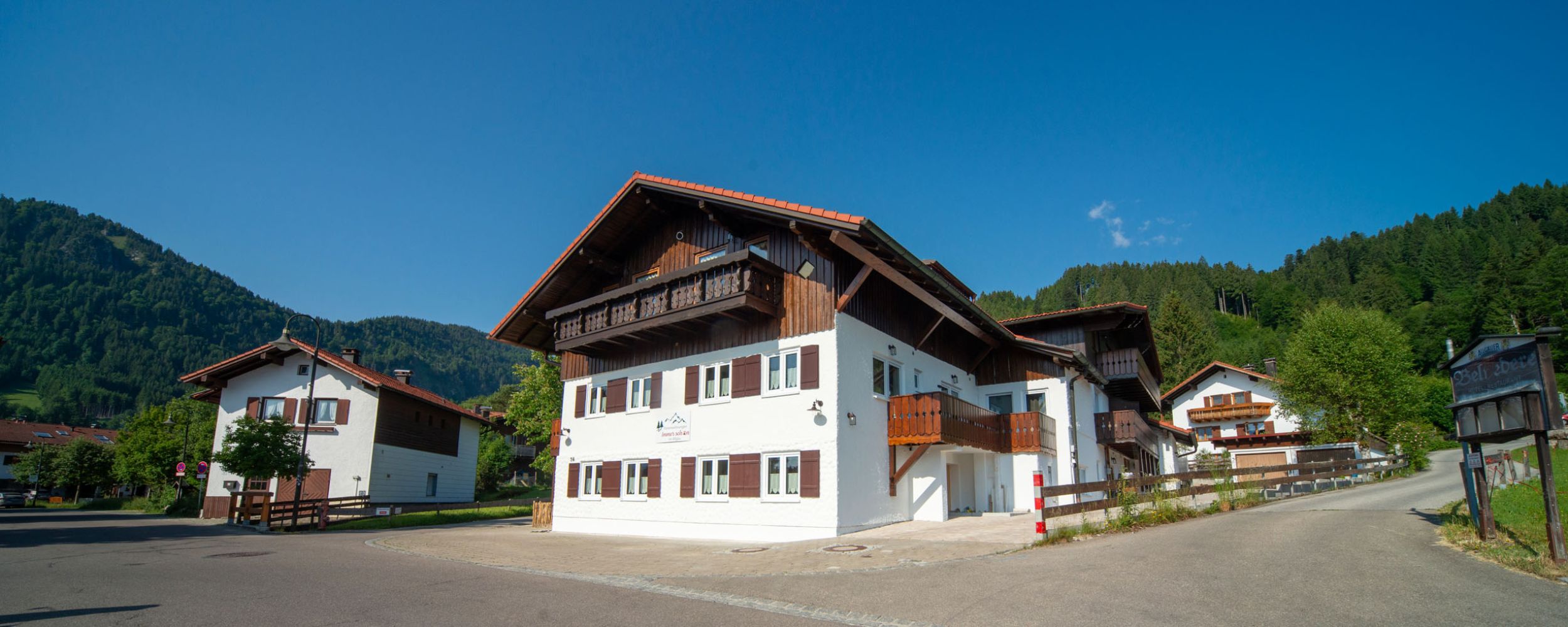 Außenansicht von vorne vom Ferienhaus Immerschön in Pfronten 